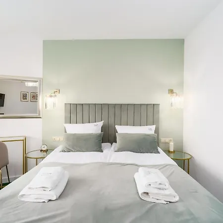 Emerald Sea 250 M Do Morza *